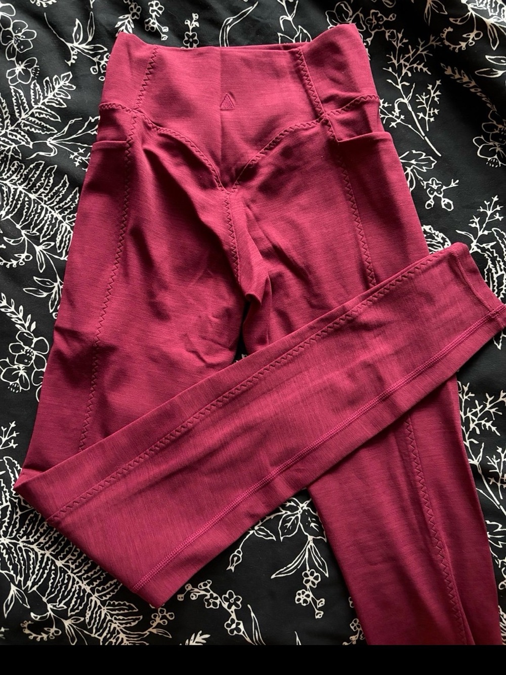 Vitality daydream stitch Burgundy Leggings. 2XS - Picture 2 of 3